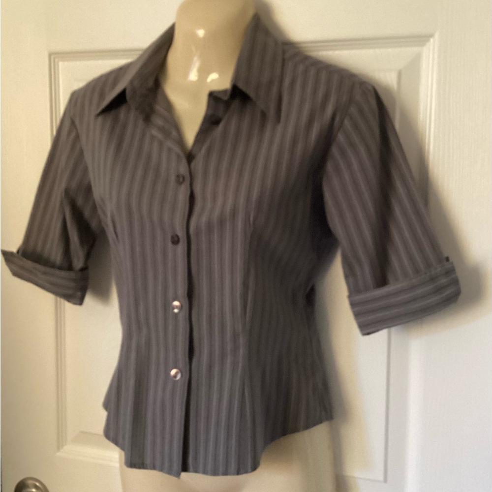 Vintage Mandee Cropped Gray Striped Button-Up Shirt S EUC - Picture 3 of 6